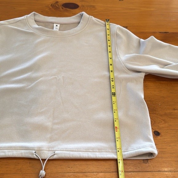 Payton Ultra Mélange Crop Sweatshirt by
YOGALICIOUS - Picture 9 of 10